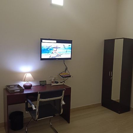 Iris Comfort Inn Chennai Zewnętrze zdjęcie