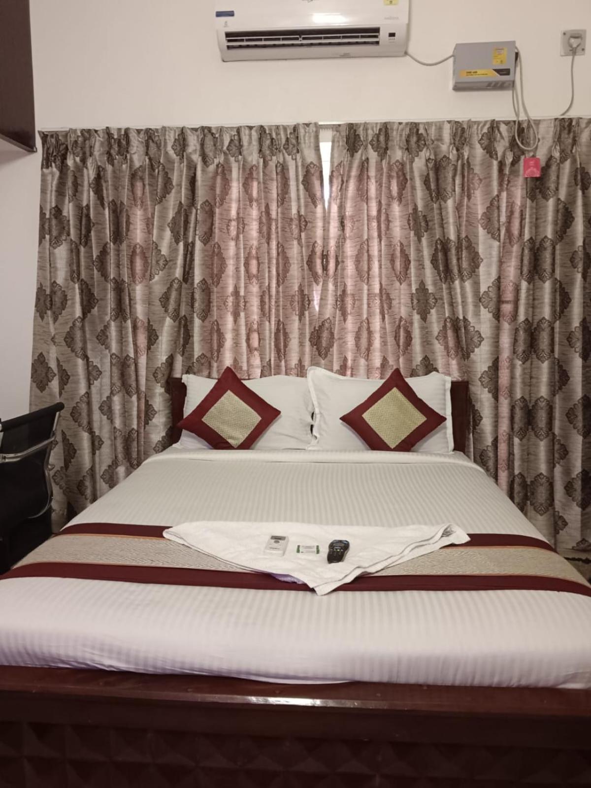 Iris Comfort Inn Chennai Zewnętrze zdjęcie