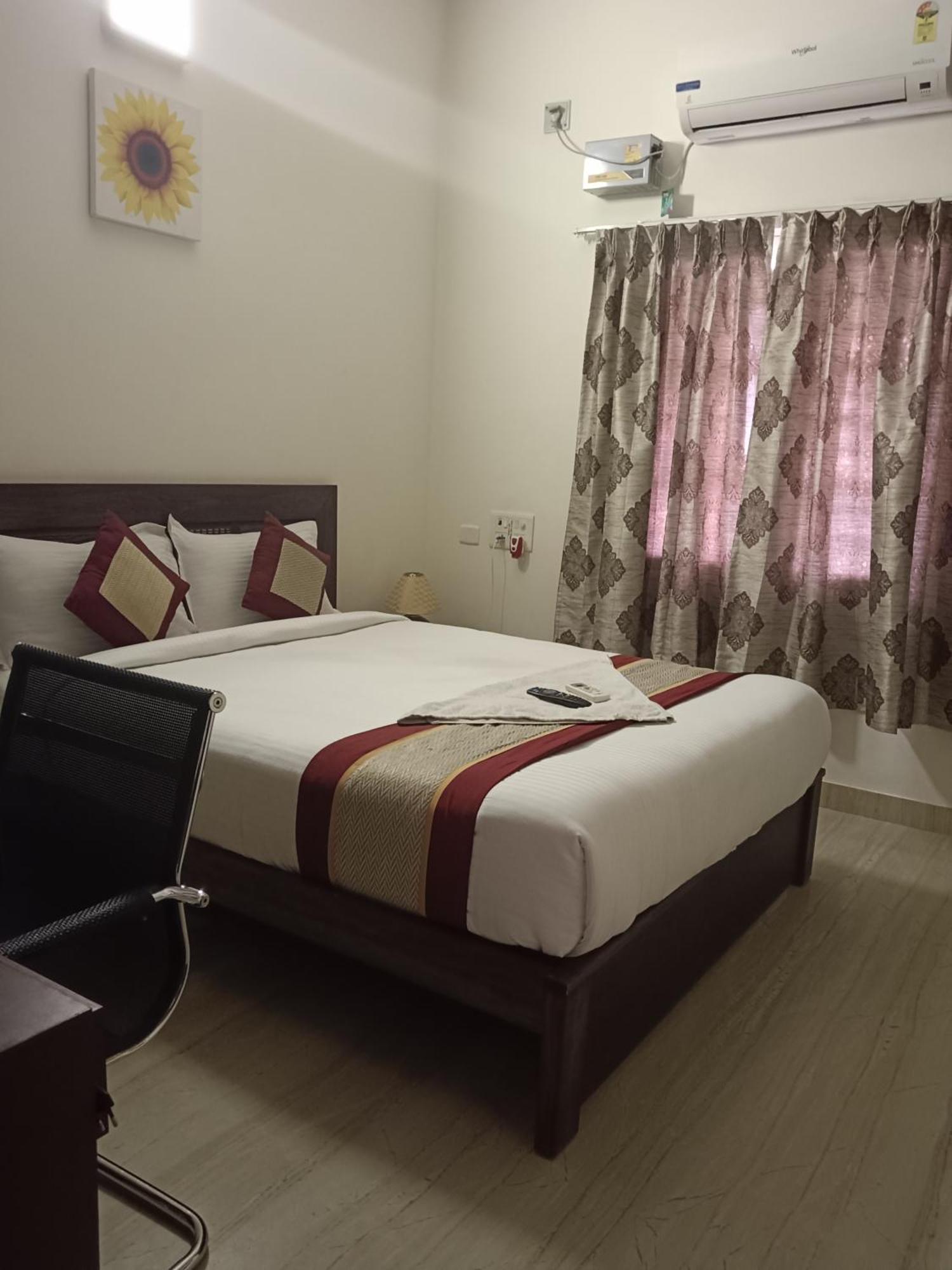 Iris Comfort Inn Chennai Zewnętrze zdjęcie